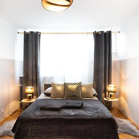 Хостел Clicktheflat Pereca Centre
