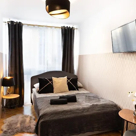 بيت شباب Clicktheflat Pereca Centre *