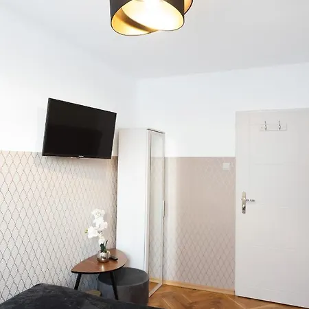 Хостел Clicktheflat Pereca Centre