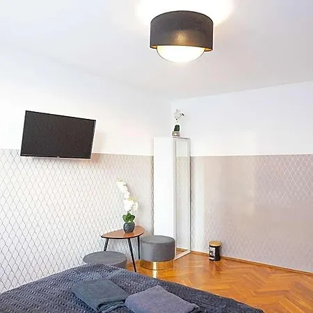 Hostal Clicktheflat Pereca Centre *