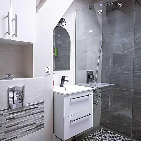 Clicktheflat Pereca Centre Hostal Varsovia