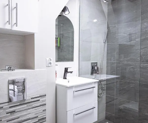 Hostel Clicktheflat Pereca Centre *