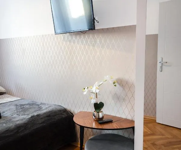 Clicktheflat Pereca Centre Hostel *